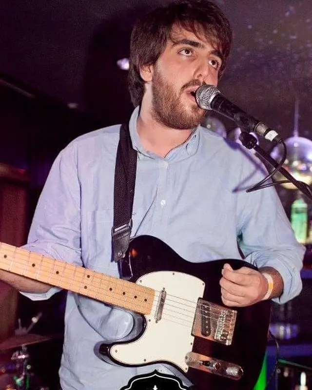 Rafael a atuar com a banda no Rivoli